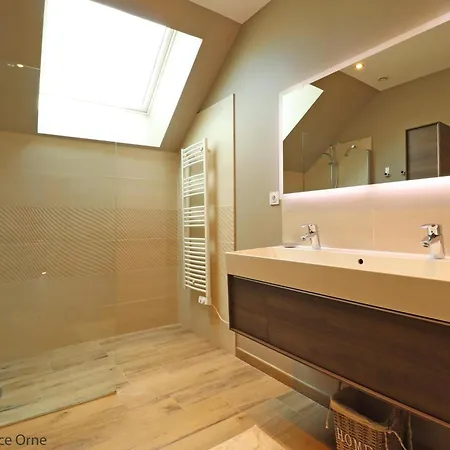 Le Cocon Fleuri : Maison Confortable Avec Jardin - Fr-1-497-181 *